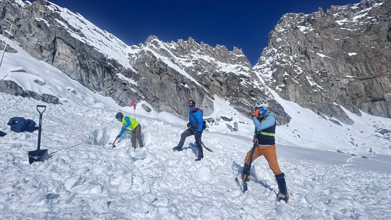 Search called off for five climbers buried on Yalung Ri avalanche